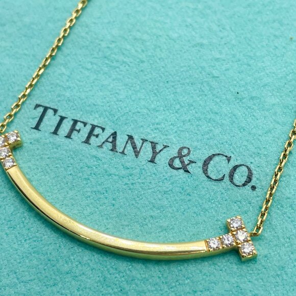 Tiffany & Co. T Smile Medium Pendant in Yellow Gold with Diamonds - Picture 2 of 11
